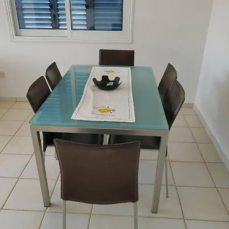 Bright 2 Bed, Pool Facing In Limnaria Gardens *