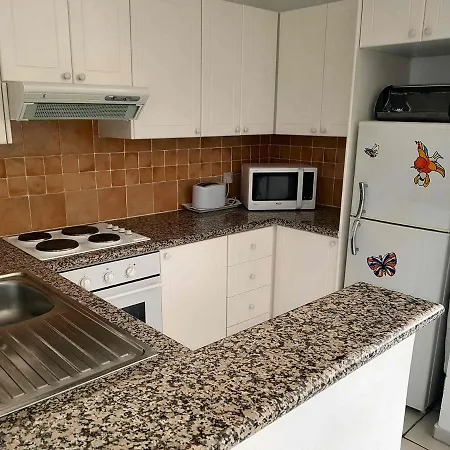 Bright 2 Bed, Pool Facing In Limnaria Gardens Paphos