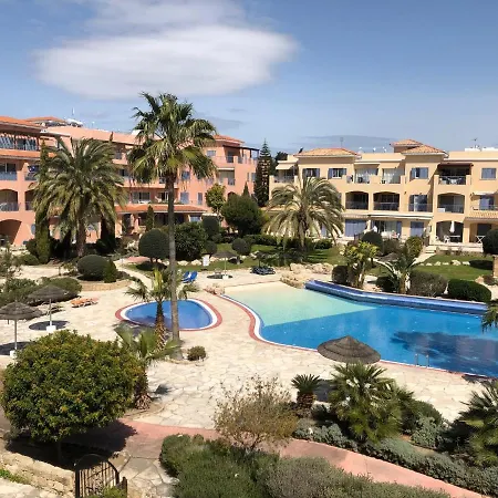 Bright 2 Bed, Pool Facing In Limnaria Gardens * Paphos