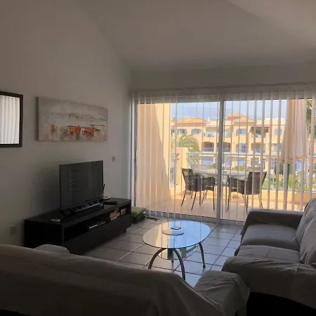 Bright 2 Bed, Pool Facing In Limnaria Gardens *